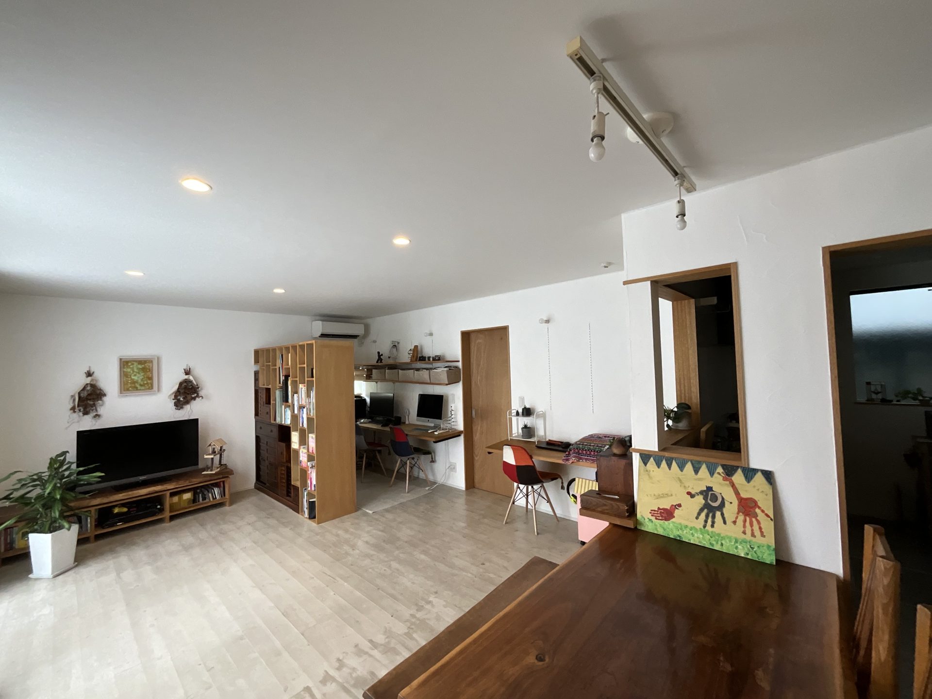 本とアートの家