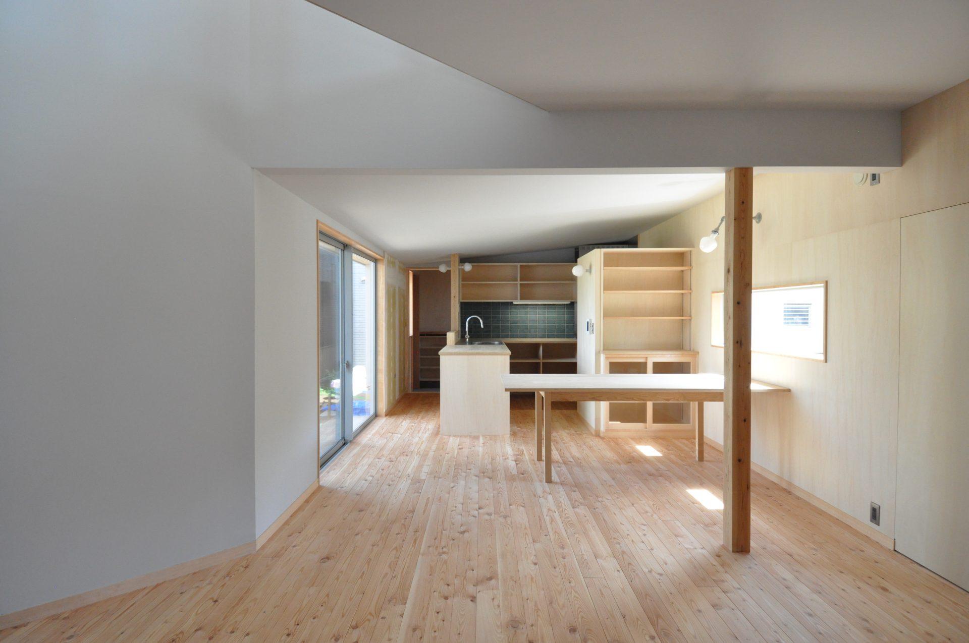 　埼玉県坂戸市の新築住宅　　　　「庭とつながる家」