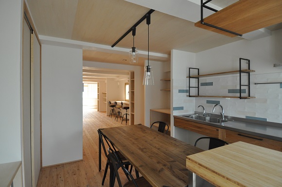 埼玉県川口市のリフォーム住宅　　「西川口3階建てリフォームの家」