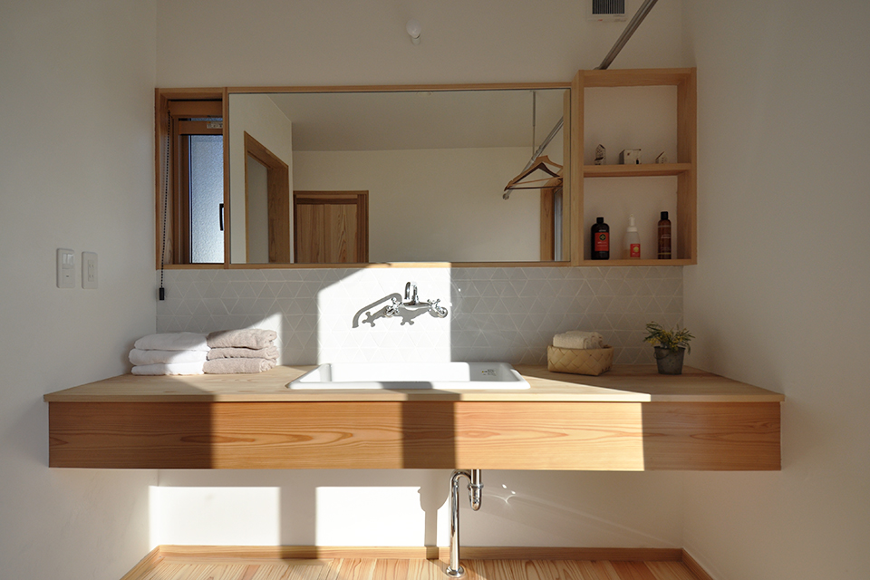 プラスチックフリーの暮らしを求めて自然素材の家　薪ストーブや屋根テラスの家