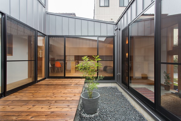 大谷口のコートハウス