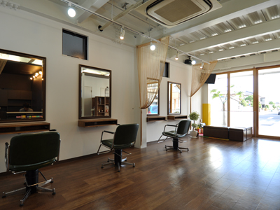 足立区の美容室兼住宅