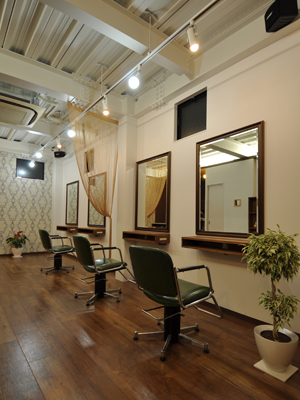 足立区の美容室兼住宅