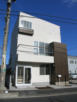 川口市中青木の診療所兼住宅