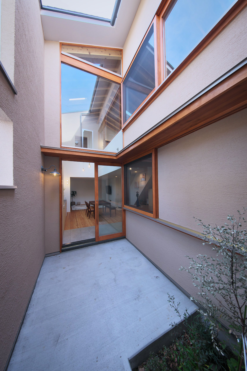 群馬県高崎市の「ノースライト・中庭の家」