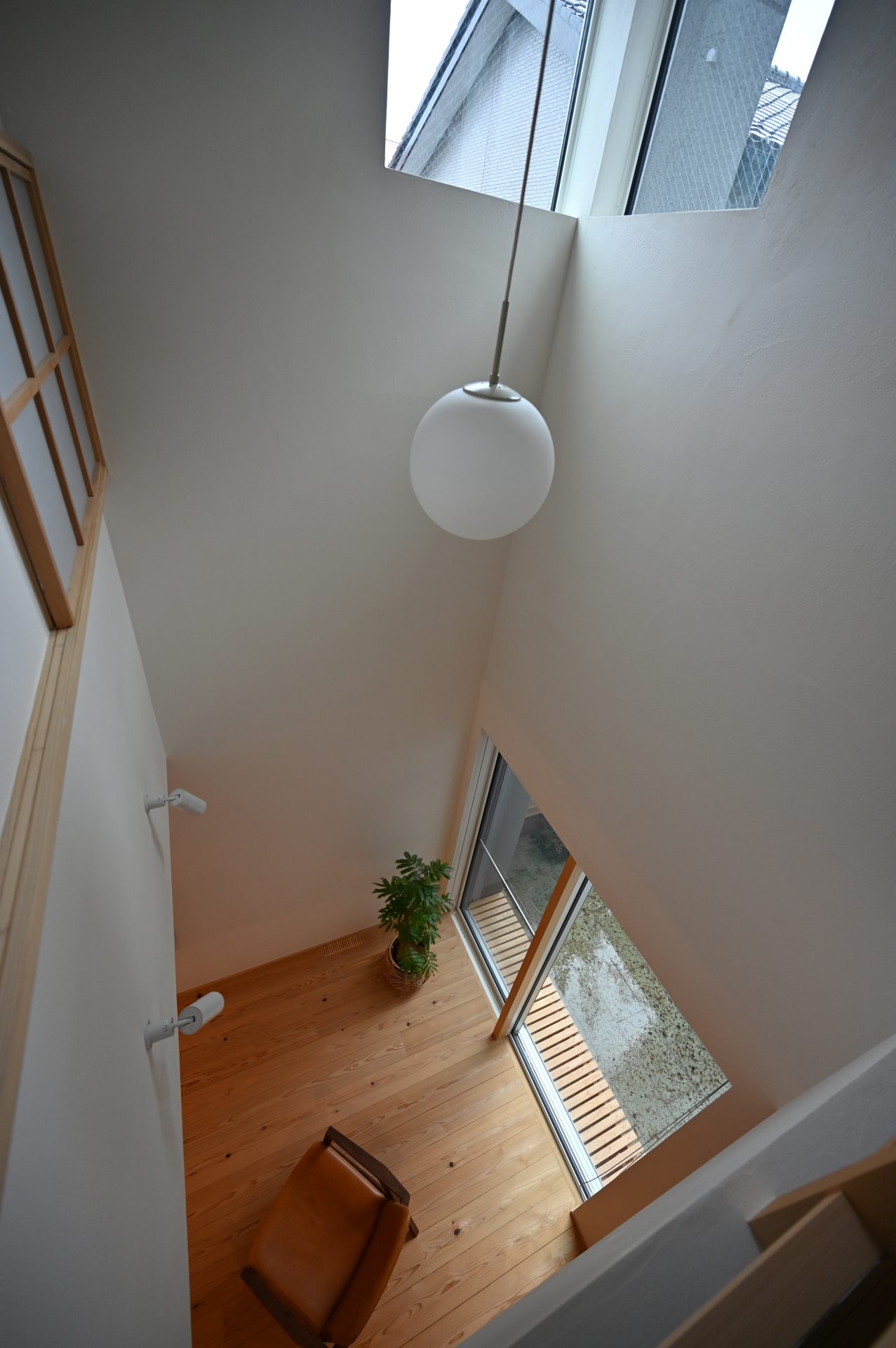 美しい中庭と吹き抜けのある家　山とつながる家づくり