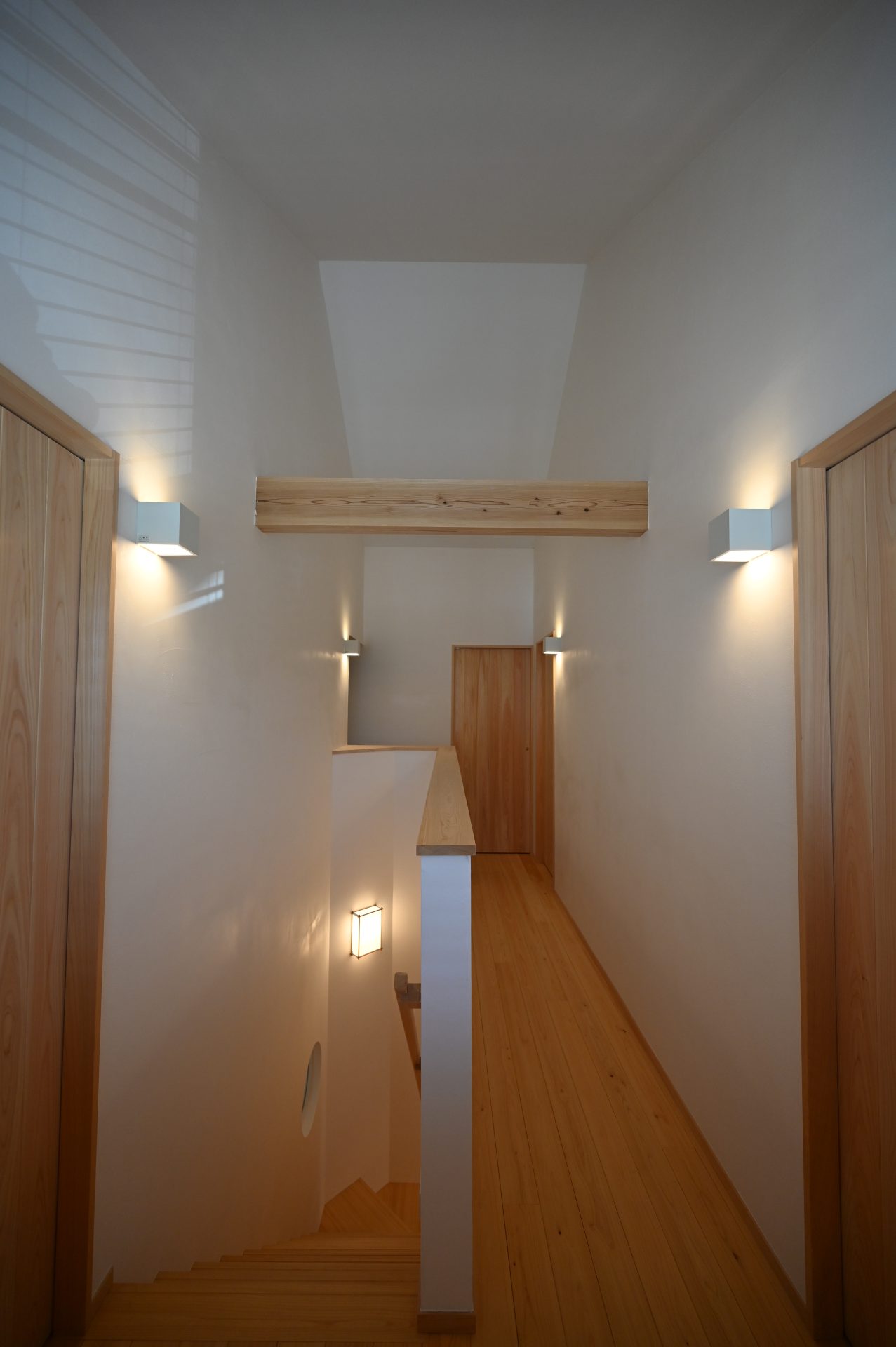 漆喰と土壁のぬくもりの家